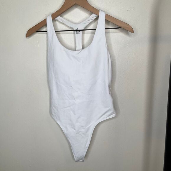 Alo Yoga Sleek Back Bodysuit - Picture 4 of 10